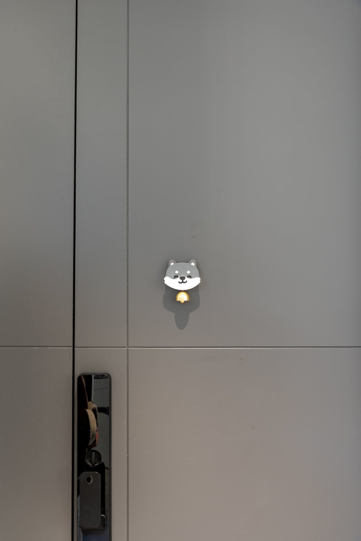 Shiba Inu Nose-Press Doorbell Magnet